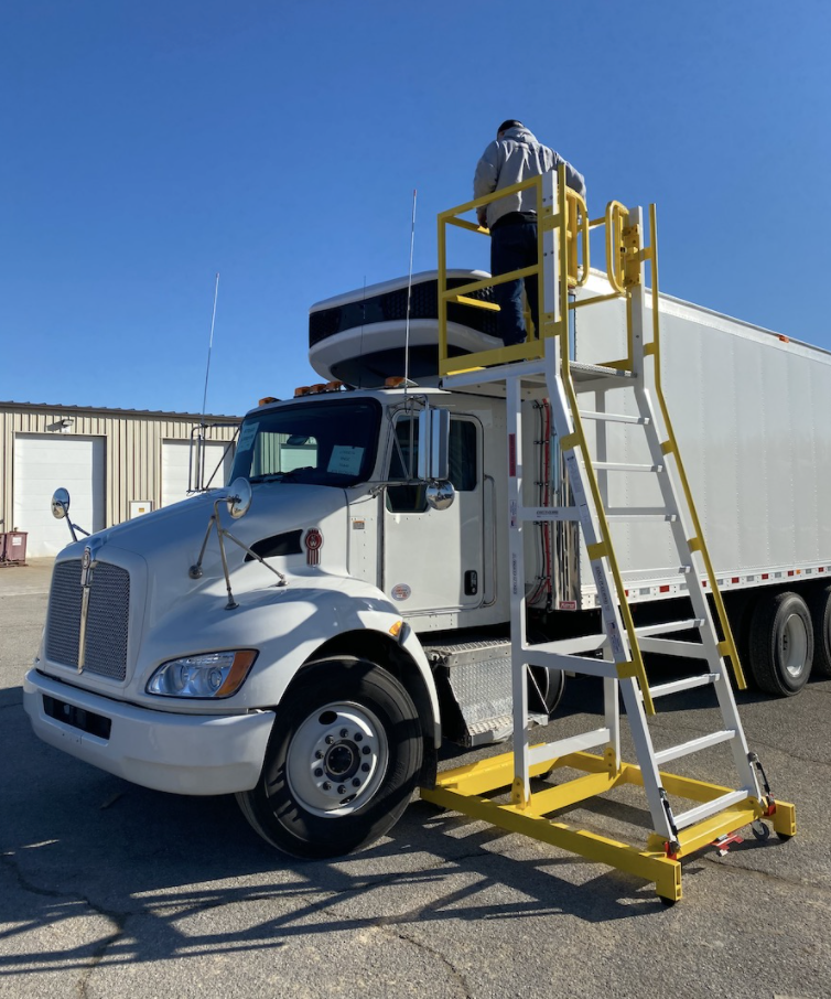 this image shows mobile truck repair in Goodyear, AZ